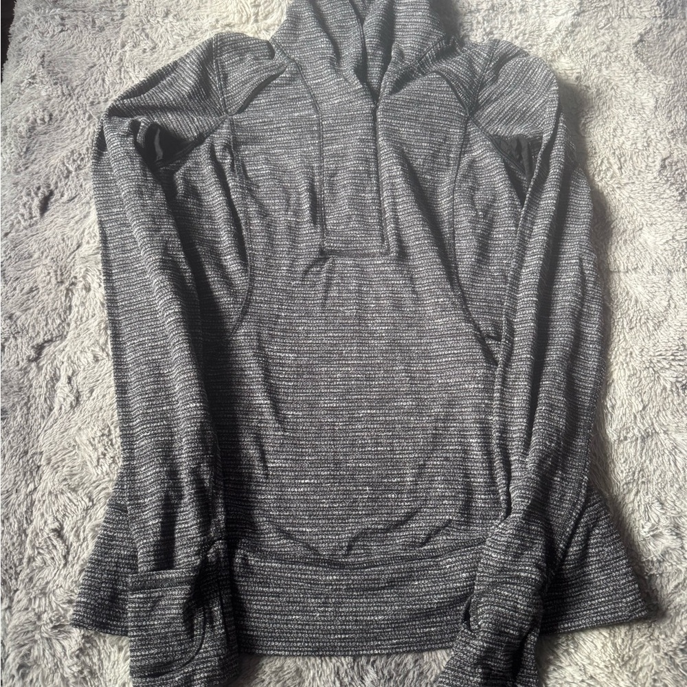 Lululemon think fast women’s pullover size 6